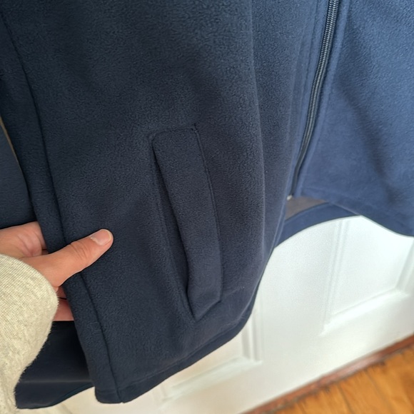 St. John’s Bay Men’s Navy and Gray Windblock Fleece Jacket Size Medium - Picture 5 of 7